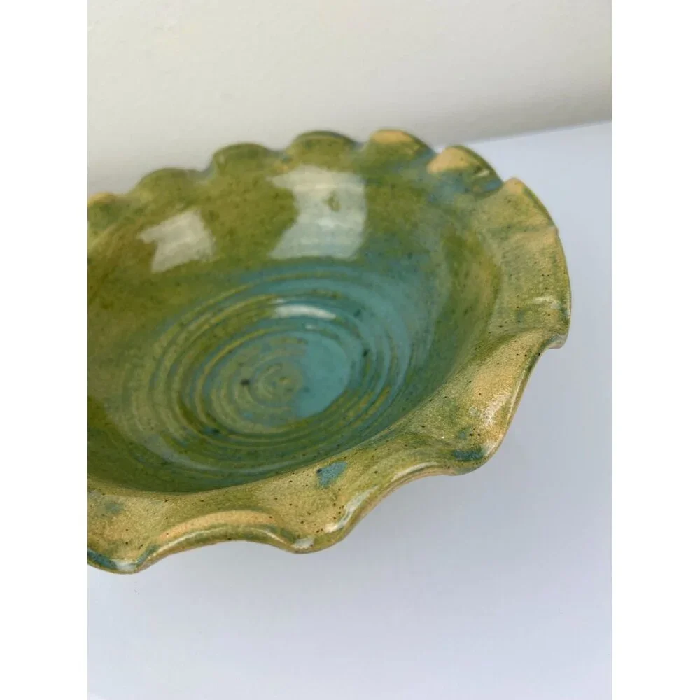 Geiger Vintage 1998 Green Ruffled Edge Pottery Bowl Home Art Signed